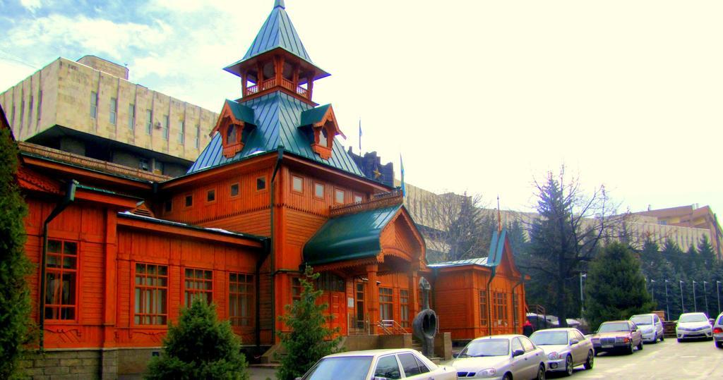 Guest House On Kaldaiakova 38 الماتي المظهر الخارجي الصورة