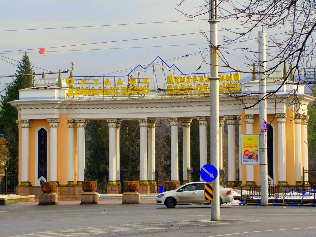 Guest House On Kaldaiakova 38 الماتي المظهر الخارجي الصورة